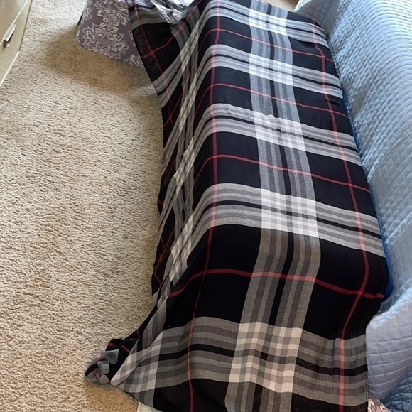 V. FRASS The Original Plaid Viscose Scarf Sz. 32โ x 72โ - Picture 2 of 12